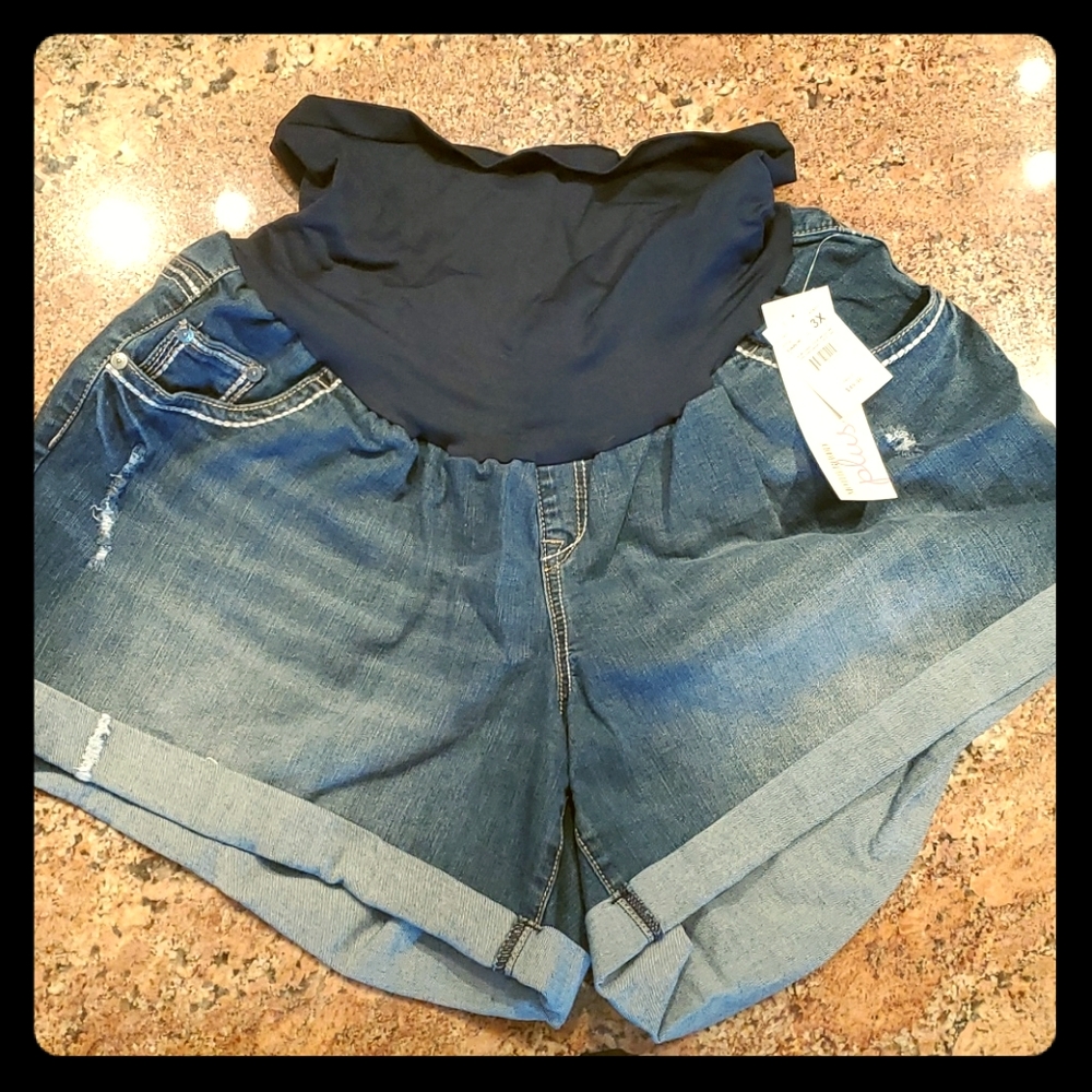 BRAND NEW Plus Size Maternity Jean Shorts